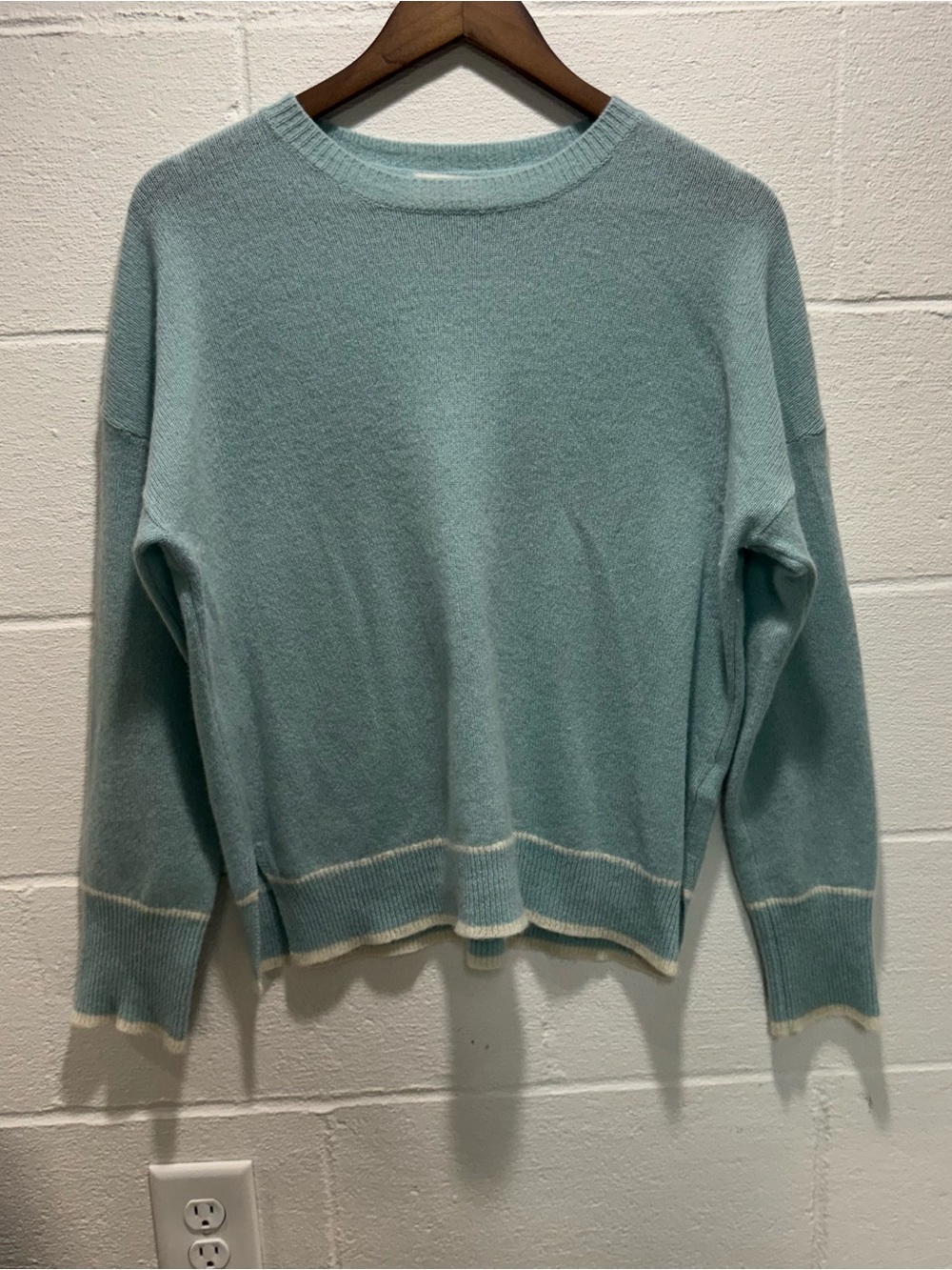 Vineyard Vines 100% Cashmere Crewneck Sweater Seafoam Blue Size Small